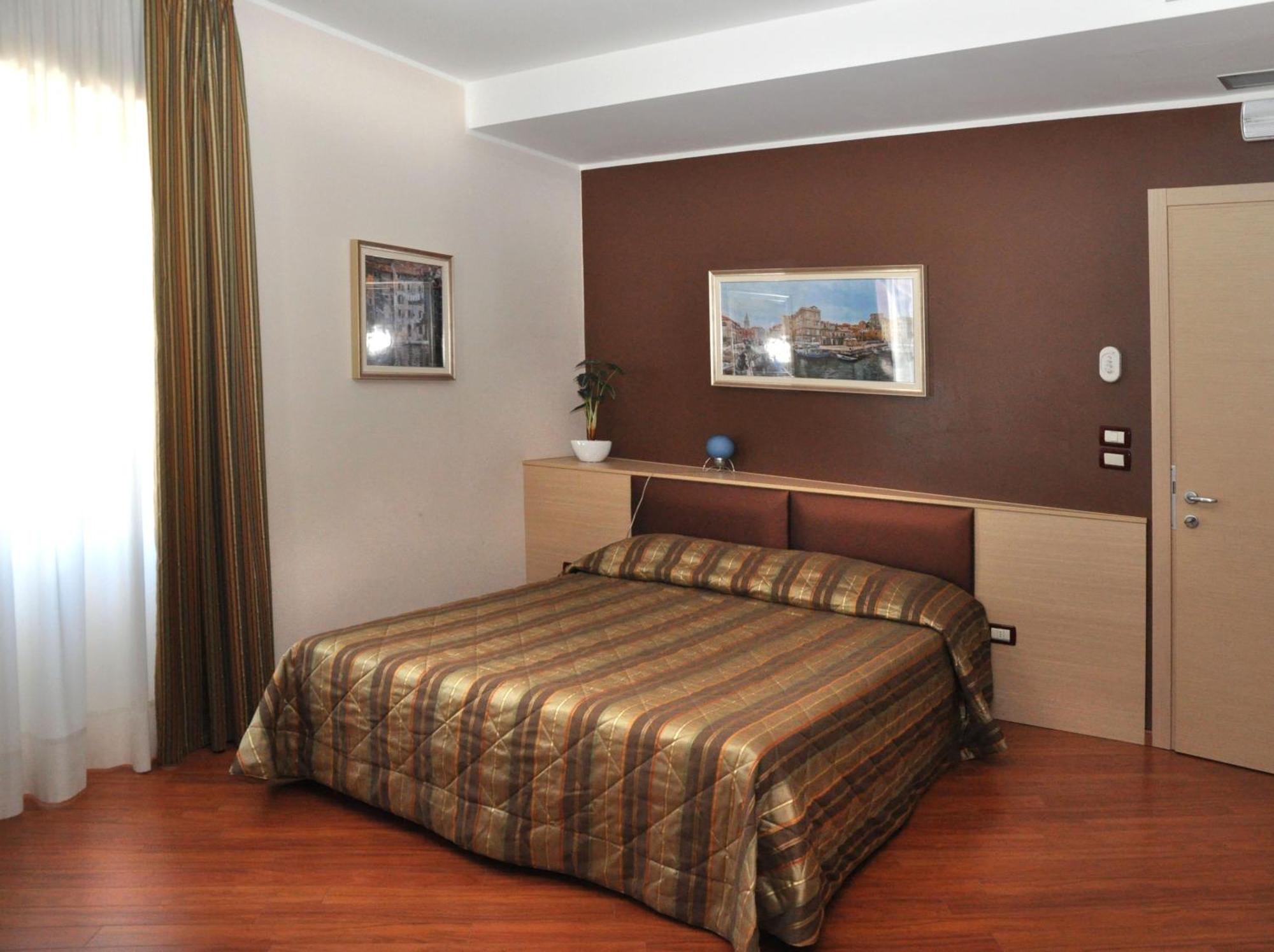 Dulcinea Hotel Múggia المظهر الخارجي الصورة